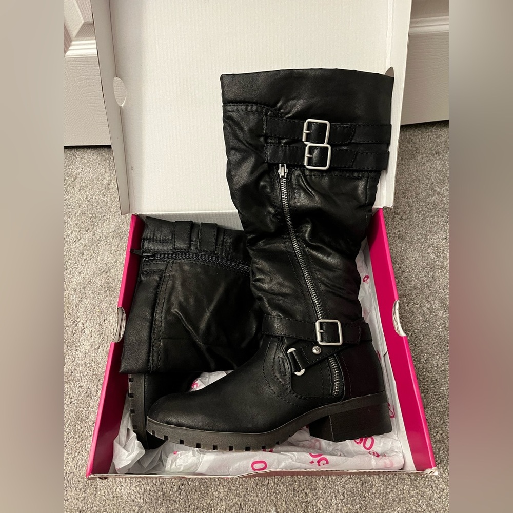 SO Brand New Women’s 7 Black Combat Boot